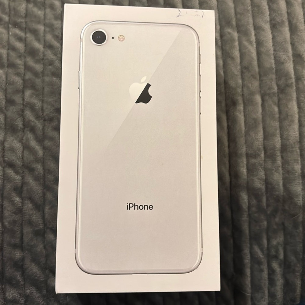 Apple iPhone 8 empty box